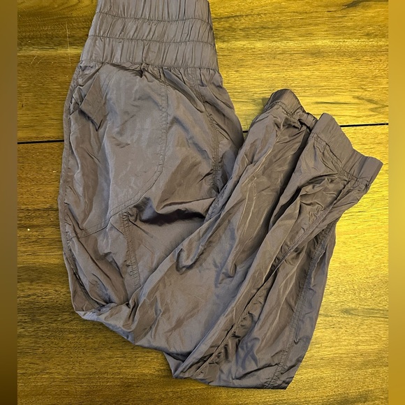 FREE PEOPLE MOVEMENT NEW JOGGERS, shiny blue/grey, never worn. Size small - Picture 2 of 5